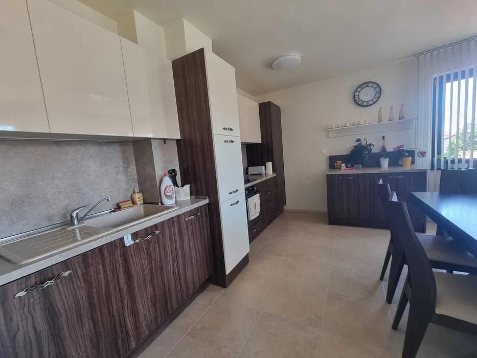 Дава се под наем Етаж от къща в Варна, Виница - 120 кв.м за 850 € - Снимка #4