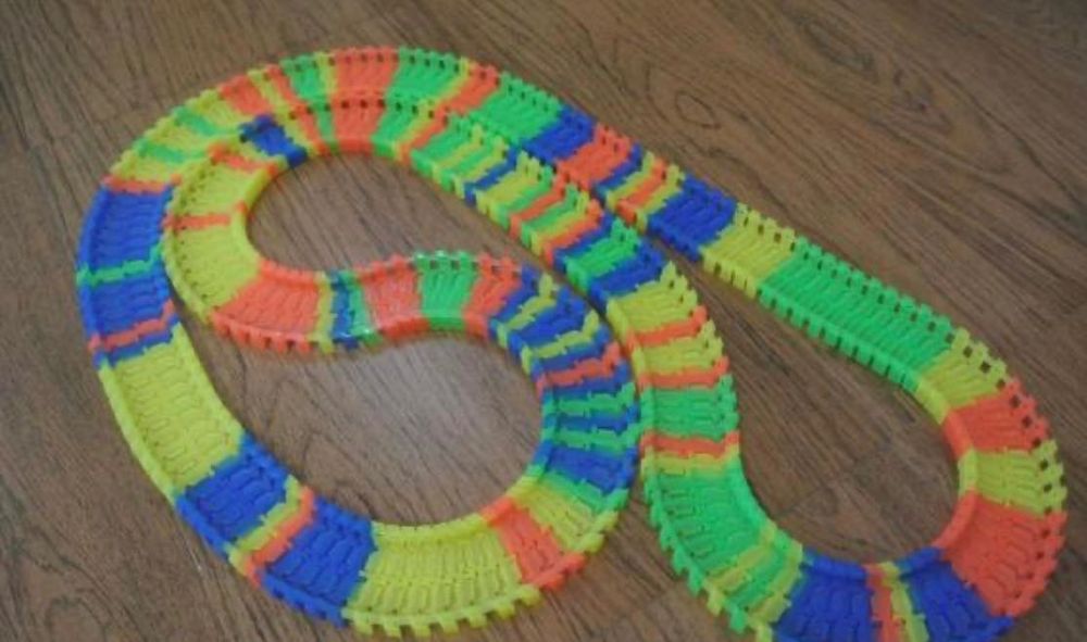 Детская машинка на рельсах