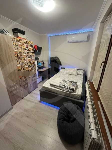 Четиристаен апартамент в Коматевски възел!