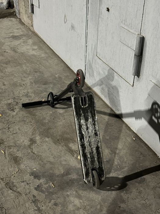 Продам трюковой самокат кастом