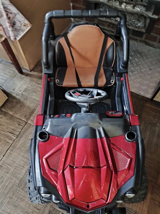 Продам детскую электро машину.