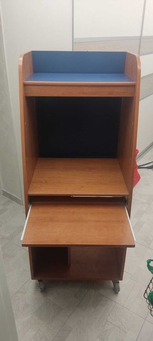 Бюро, шкаф за компютър, шкаф за монитор / телевизор