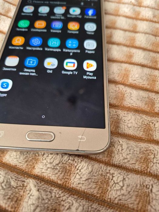 Телефон samsung galaxy J7