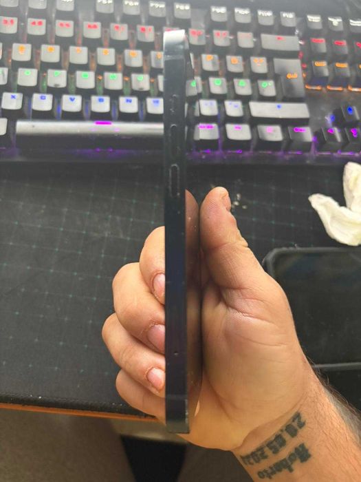 Iphone 13 256gb 81% baterie