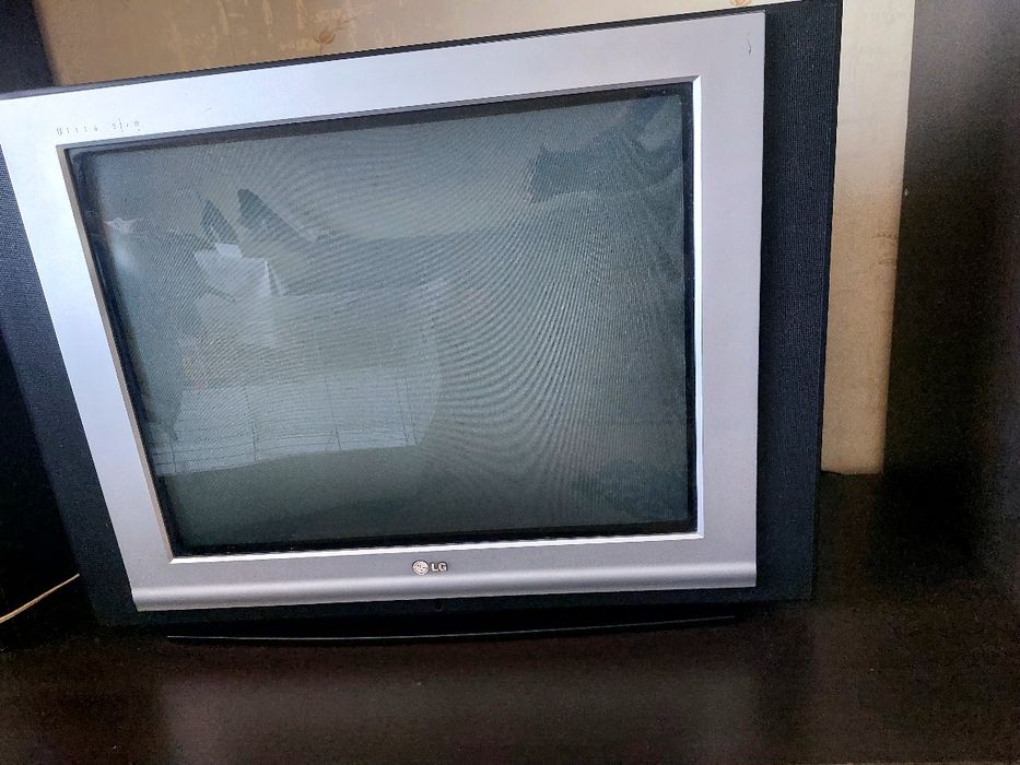 Телевизор LG  для дома или дачи