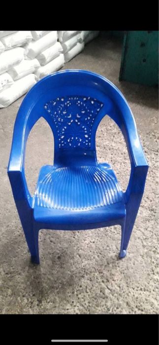 Стол стул пласмас