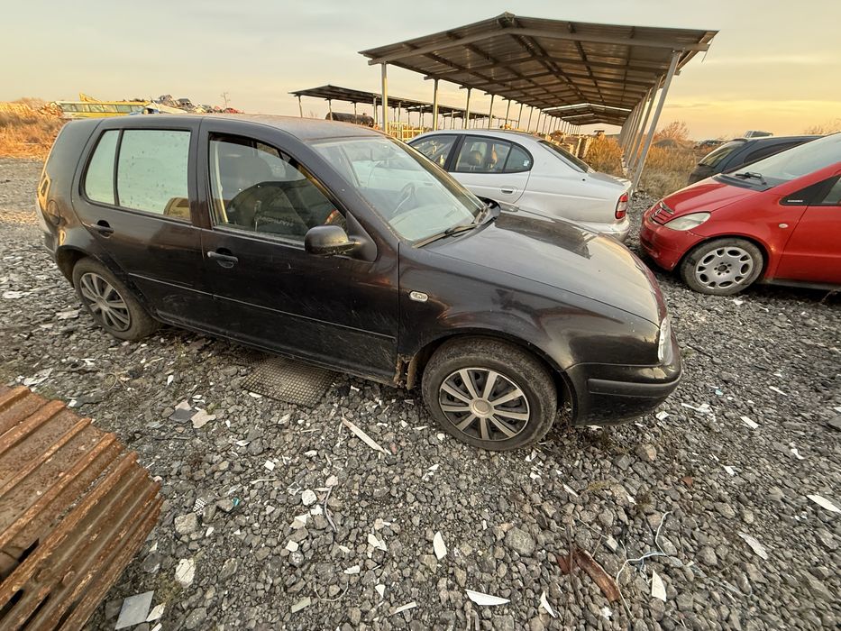 4 бр Golf 4 1.6 НА ЧАСТИ
