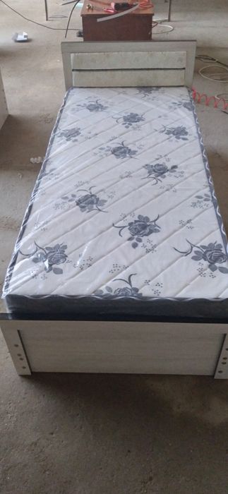 Matraslik bir kishilik kravat