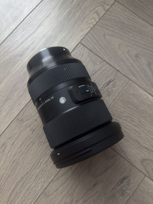 Объектив продаю срочно