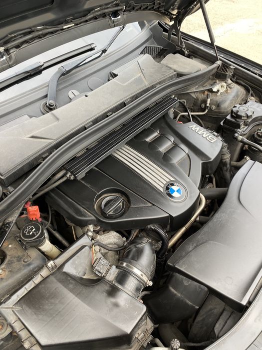 Haion cu lunetă BMW X1  2011