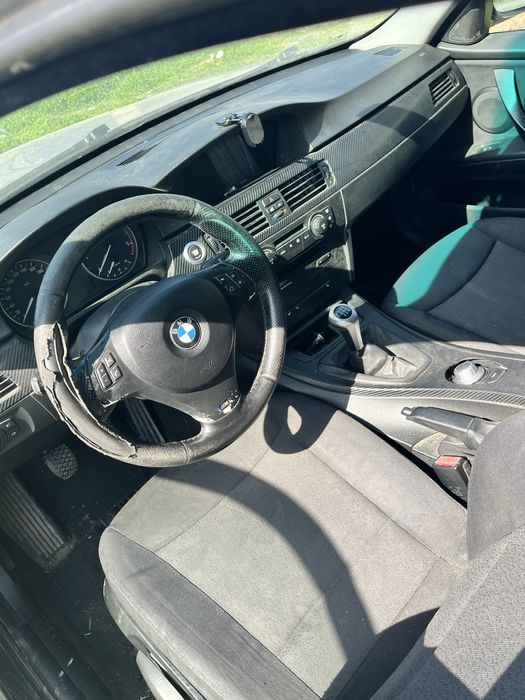 Vand bmw e 90 pentru dezmembrare