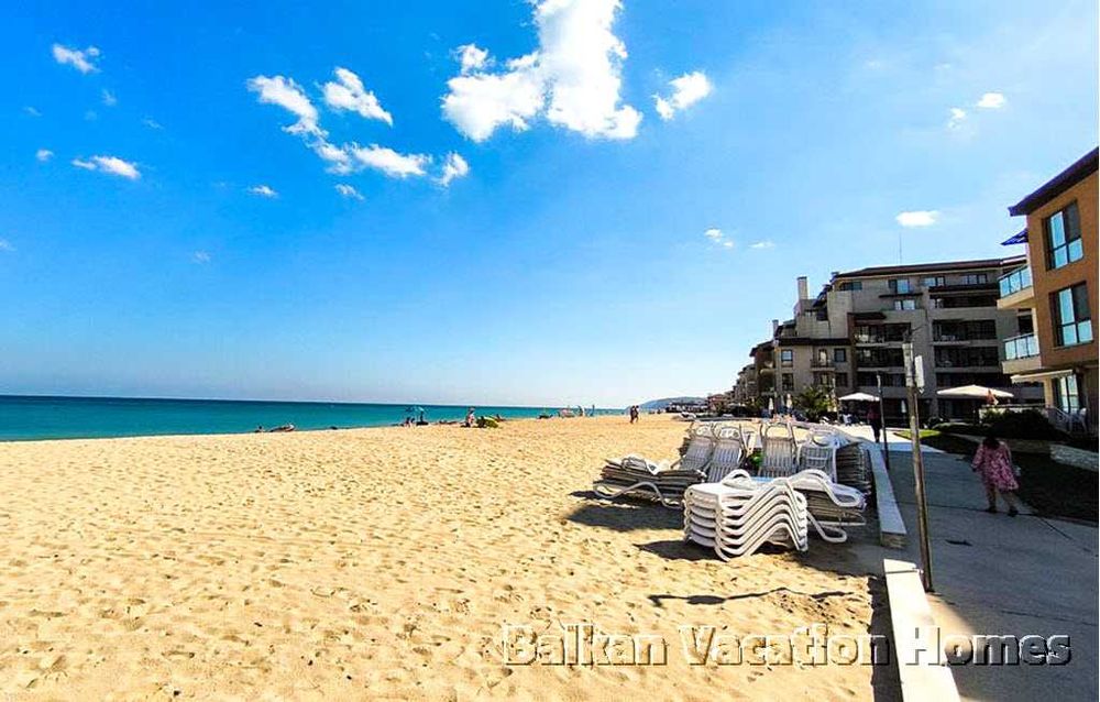 Продава се Двустаен апартамент в Обзор - 75 кв.м за 1236 €/кв.м - Снимка #16