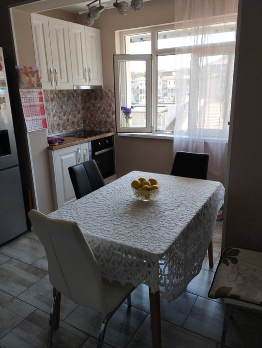 Дава се под наем Тристаен апартамент в Шумен, Център - 73 кв.м за 147900 € - Снимка #1