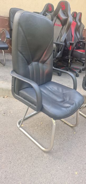 Продам стулья офисные