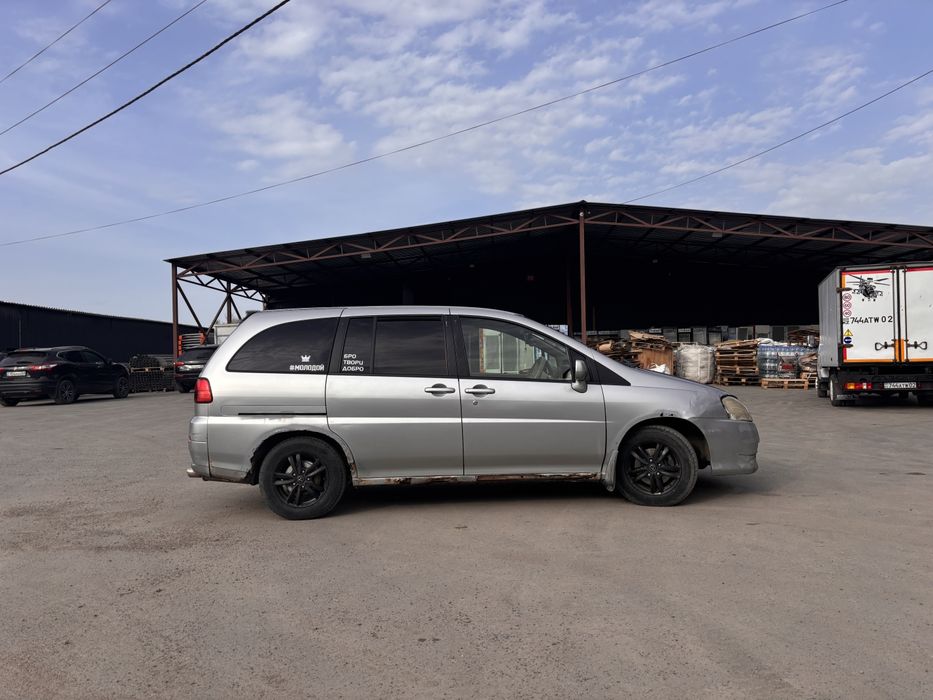 В продаже нисан Либерти 2001