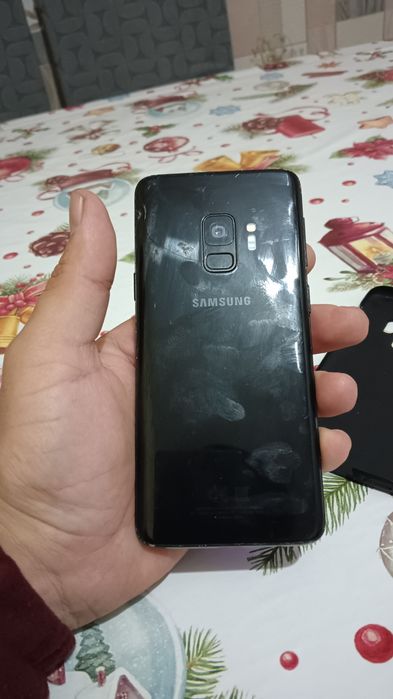 Продам Samsung s9.