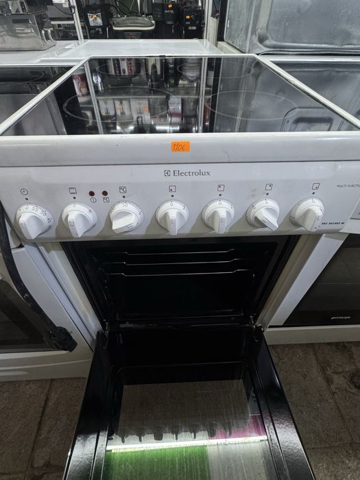Готварска печка керамични котлони electrolux