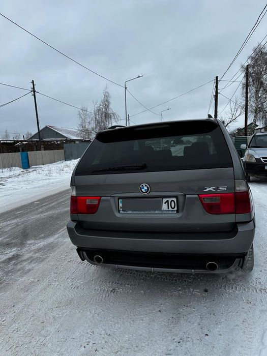 Автомобиль BMW X5