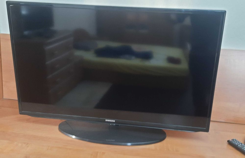 5 Full HD LED Samsung 40" UE40EH5000, Malaysia, коробка, паспорт