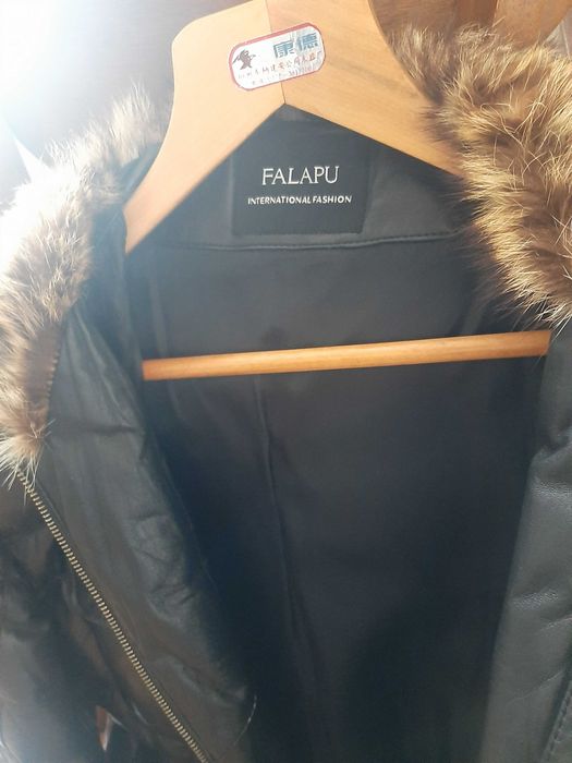 Продается кожанная куртка пуховик