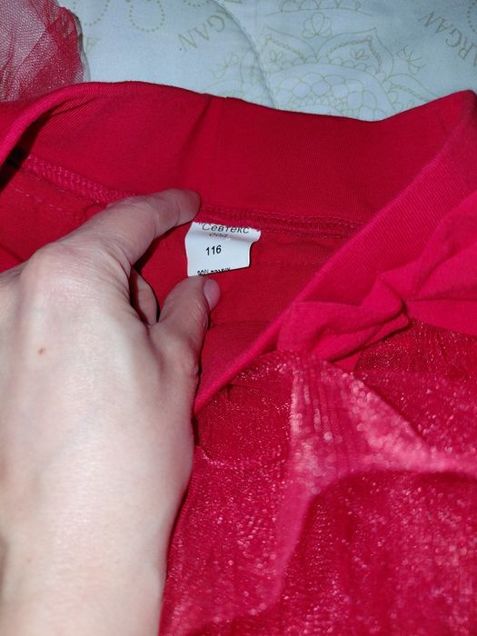 Червена пола за момиче