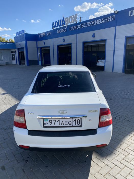 Продам машину приора 2 полулюкс