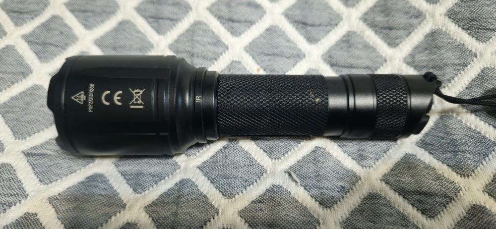 Продам фонарь Fenix