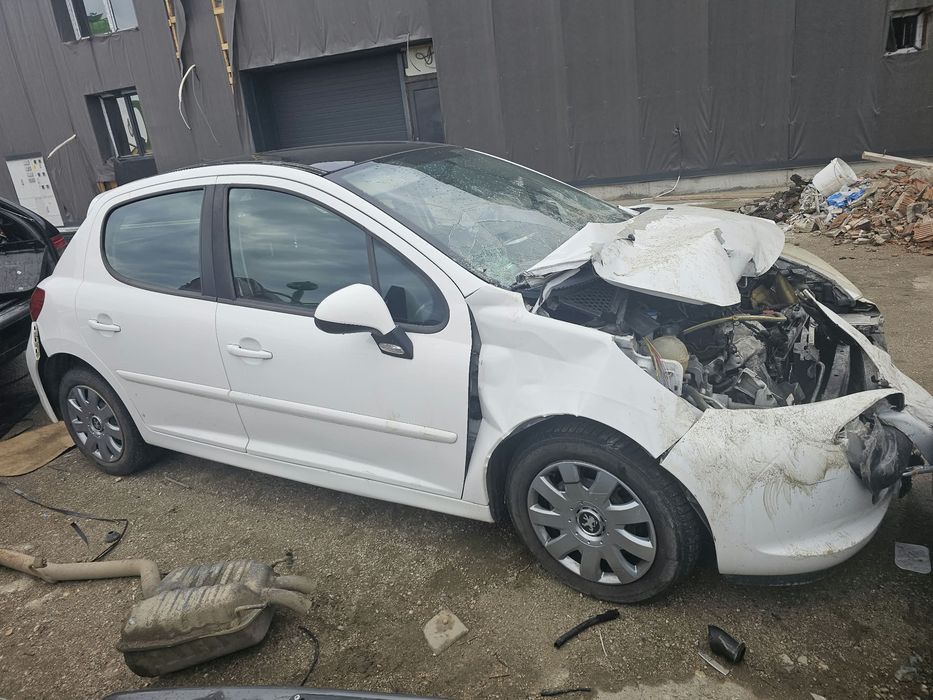 Fuzeta fata dreapta Peugeot 207 2008 1.4 VTi MT (95 hp)