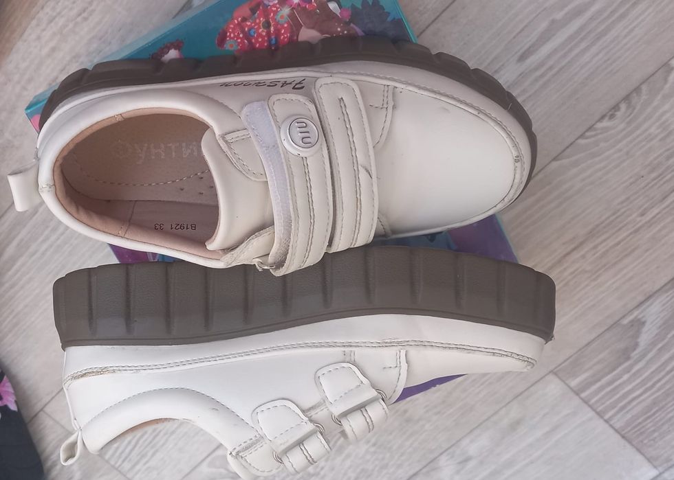 Продам туфли для девочек