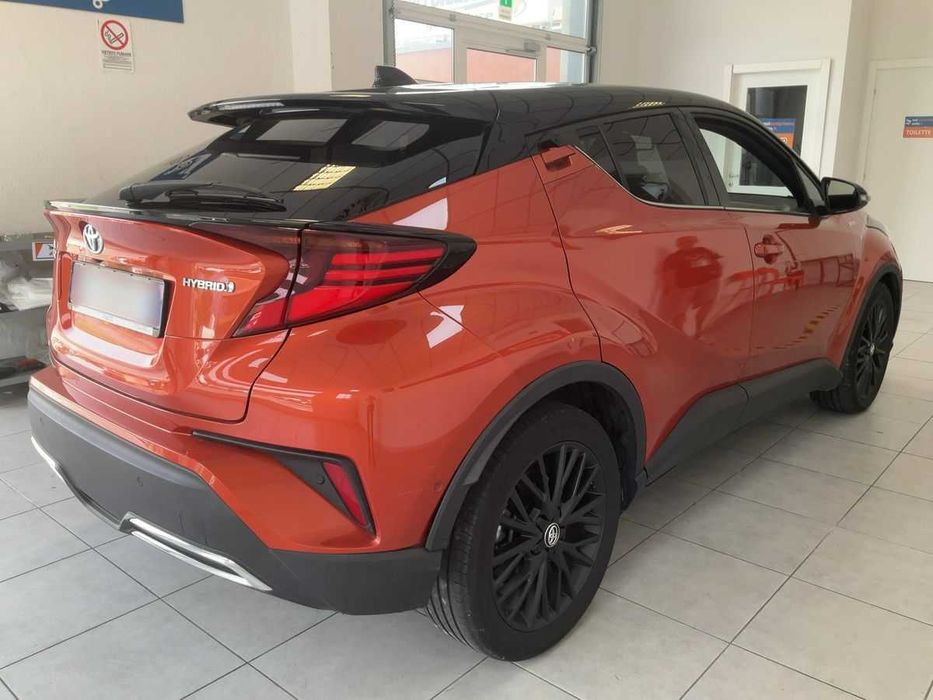 Toyota C-HR 2.0 184ks Hybrid Premiere