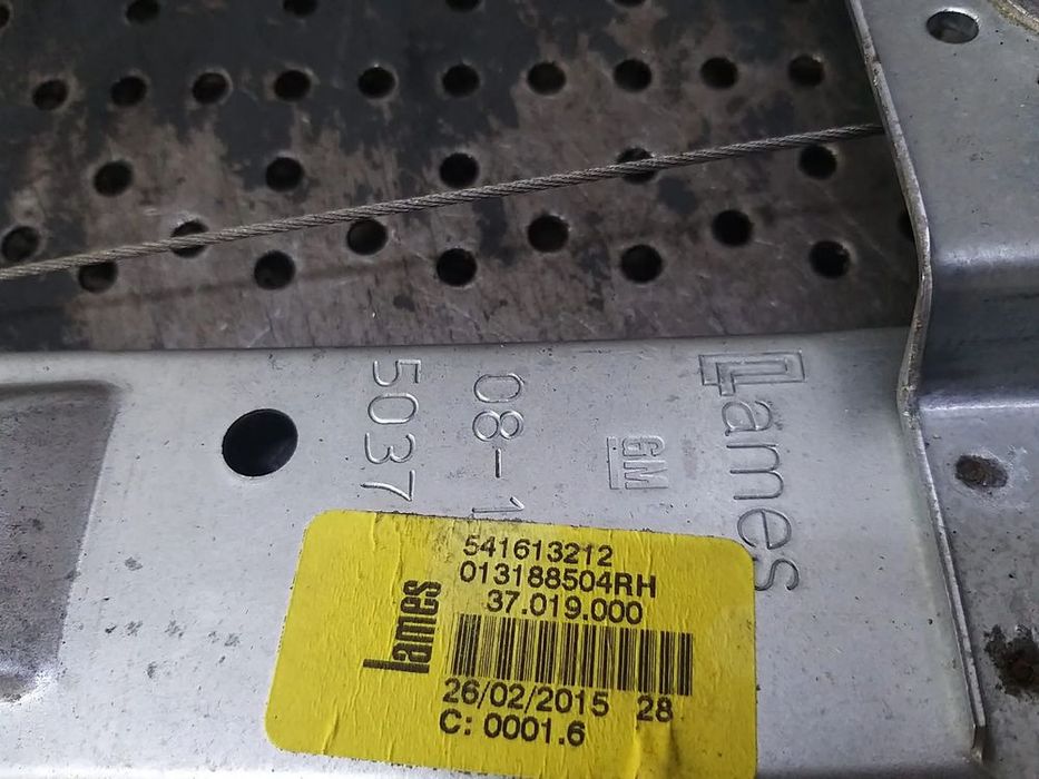 Macara manuala geam dreapta spate opel corsa e x10 541613212 013188504rh
