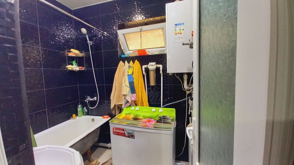 2 хонали квартира сотилади.