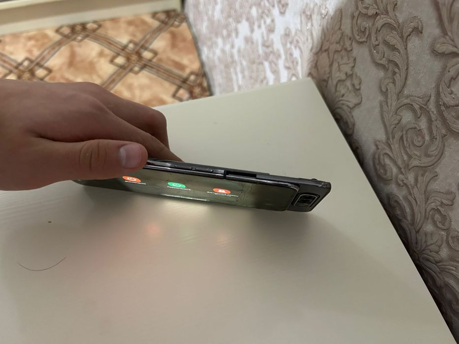 Продаю Samsung a80