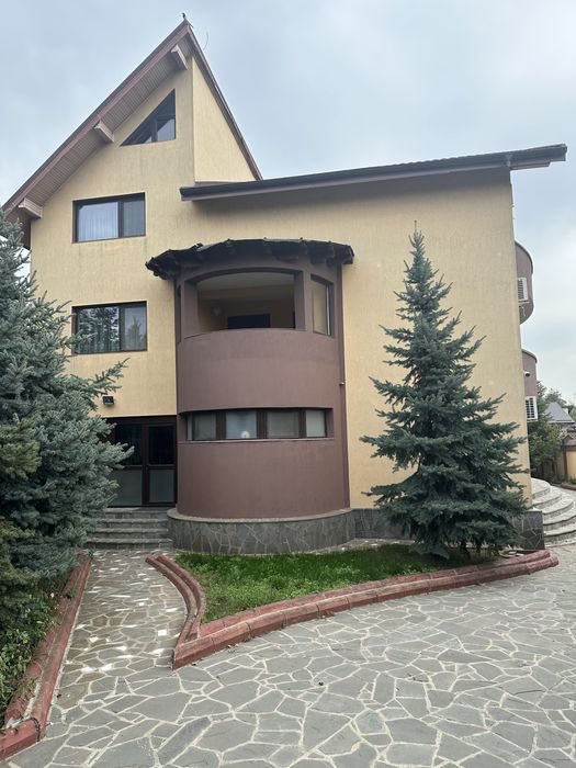 Vila Pasarea Branesti IF parter+2etaje+pod