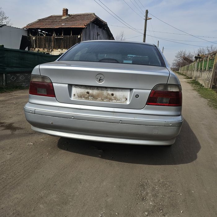 BMW E39 феиса  525 TDS НА части само.