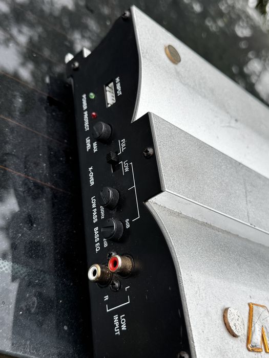 Vand Subwoofer plus statie