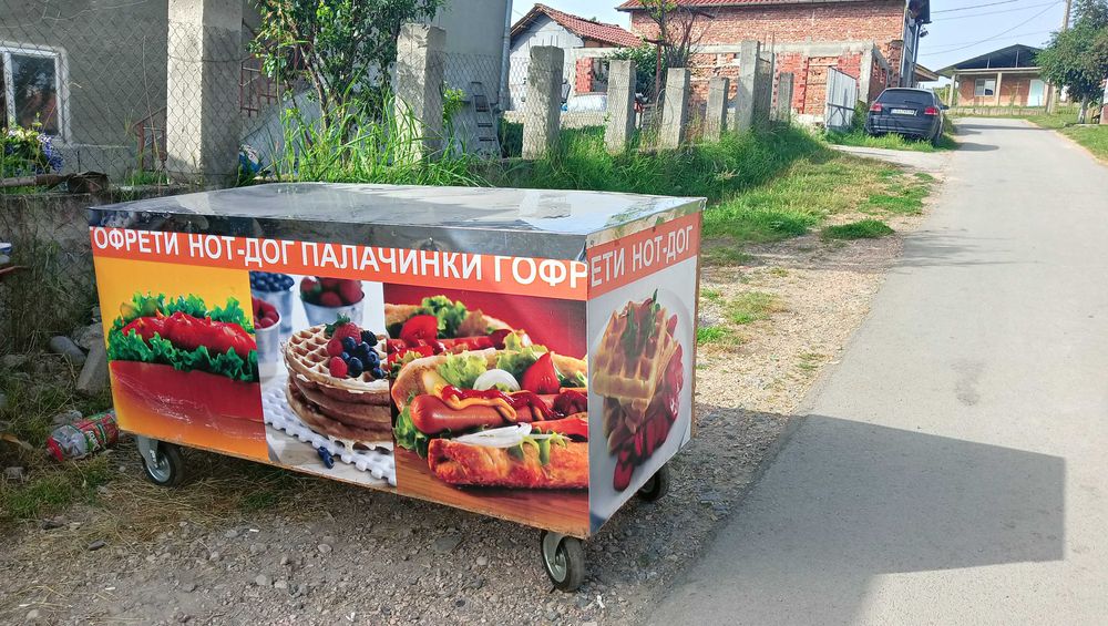 Количка с ел инсталация направена с цел търговия