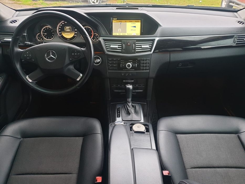 Vând sau schimb Mercedes E 250, 4 matic