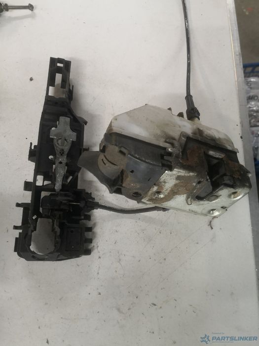 Broasca Usa Stanga Fata Renault Megane Ii (Bm0/1_, Cm0/1_) [ 2001 - 20