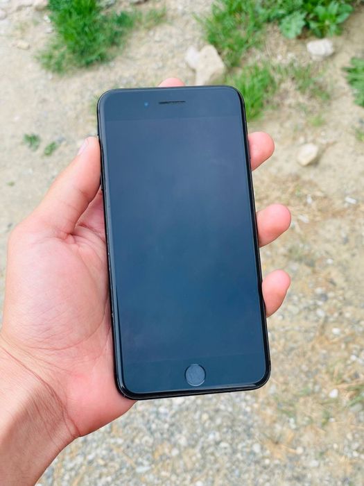 Iphone 7 plus va Samsung A20 sotiladi xolati ideal aybi yo’q