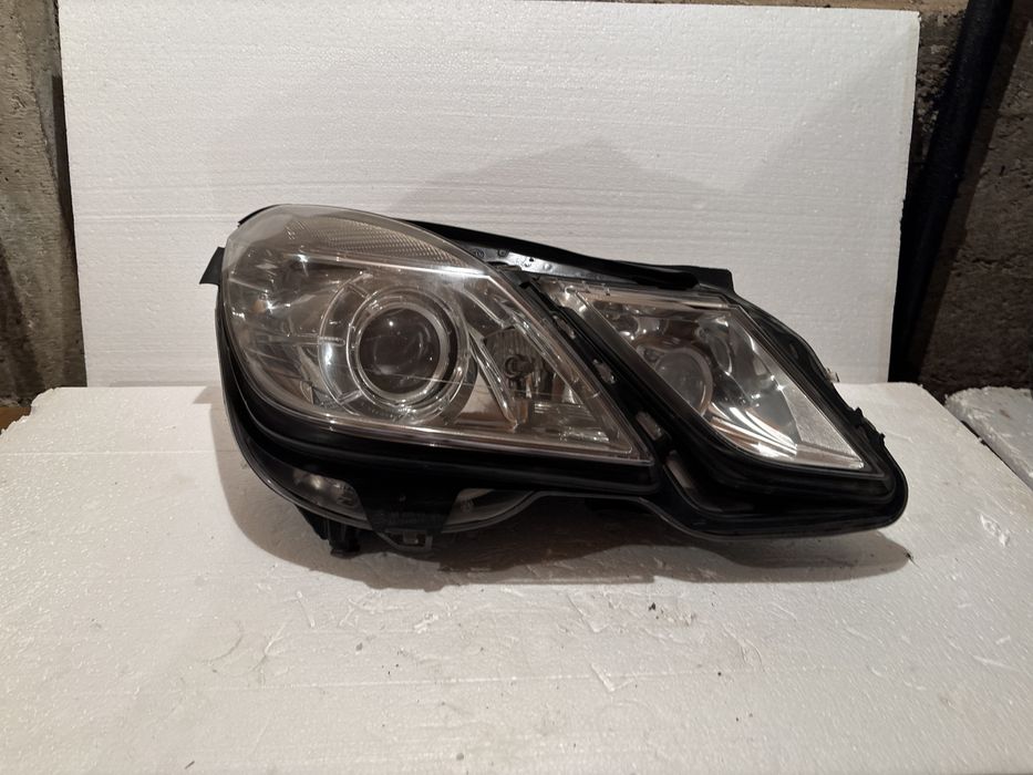 Десен фар Mercedes E-class 2009-2016