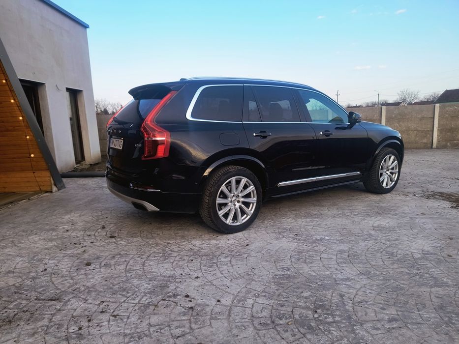 Volvo xc 90 7 locuri 
Nu este pe perne aer și nu ar