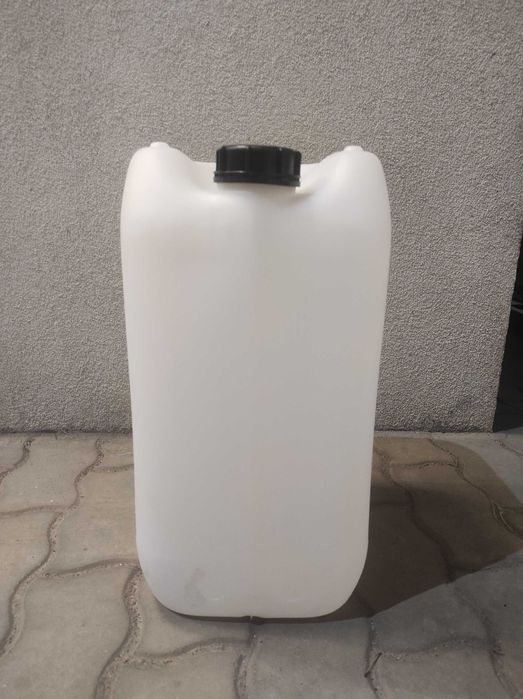 Туби  пластмасови - 20 литра