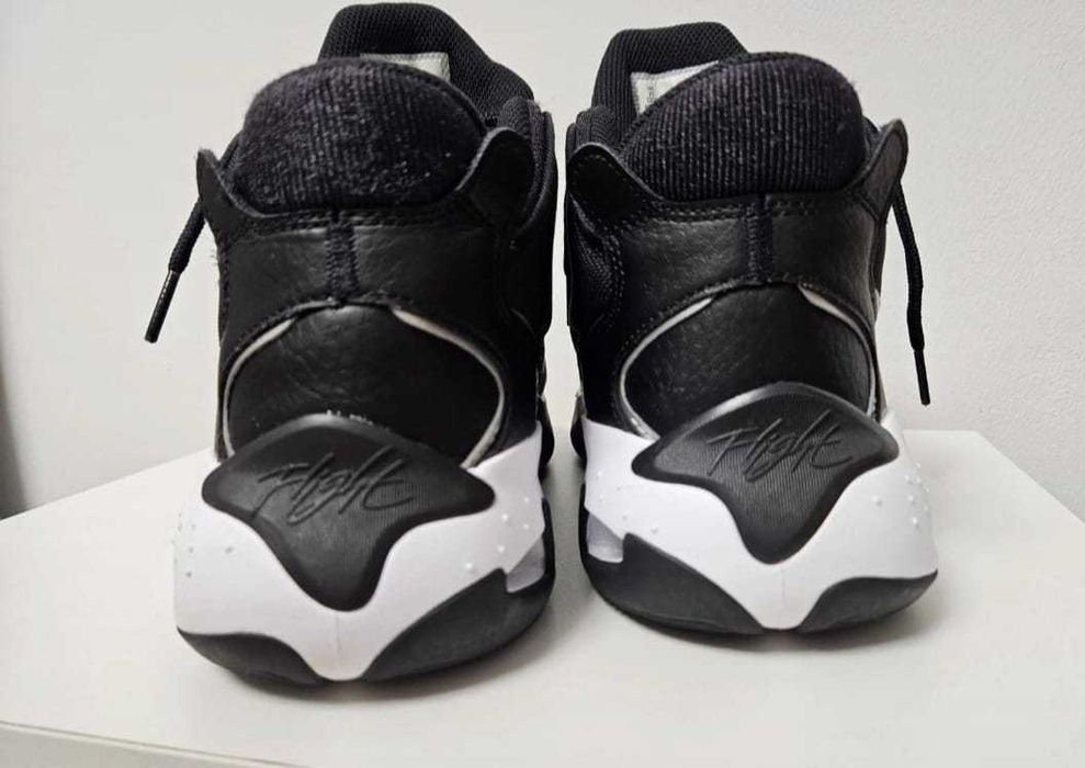 JORDAN MAX AURA 4 în stare perfectă