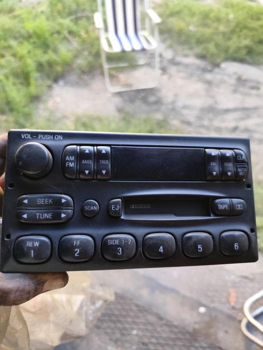 Продам оригинальную автомагнитолу