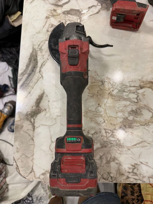 KS Tools 18V Brushless акумулаторен ъглошлайф + 2 батерии 4Ah + зарядно