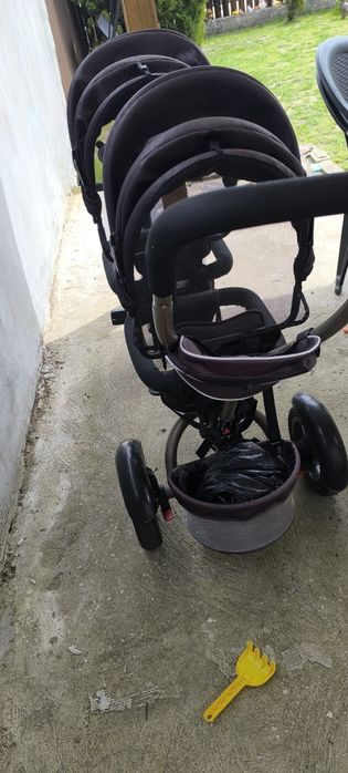 Триколка за близнаци