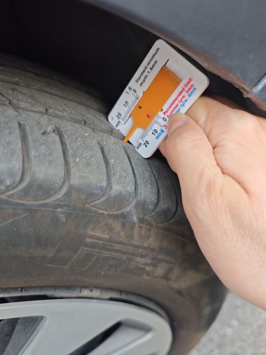 Зимни гуми 215/55/17 + подарък летни гуми