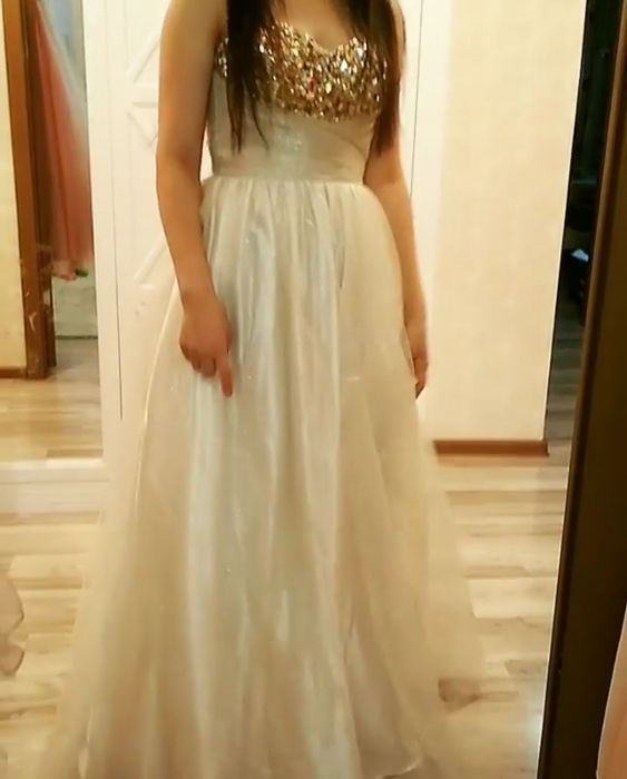 Абсолютно новое платье