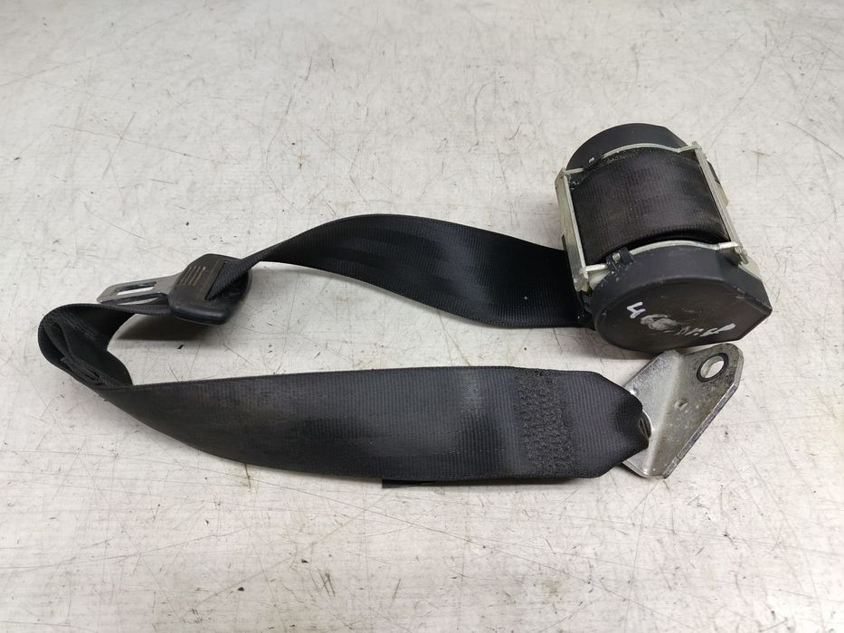 Centura siguranta spate 1k6857806n Volkswagen Golf 5 (2003 - 2009)